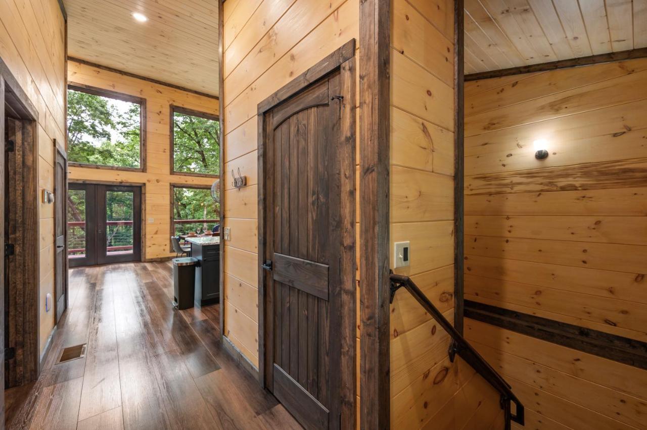 New Cozy Mountain Cabin Hot Tub Near Downtown Гатлінбург Екстер'єр фото