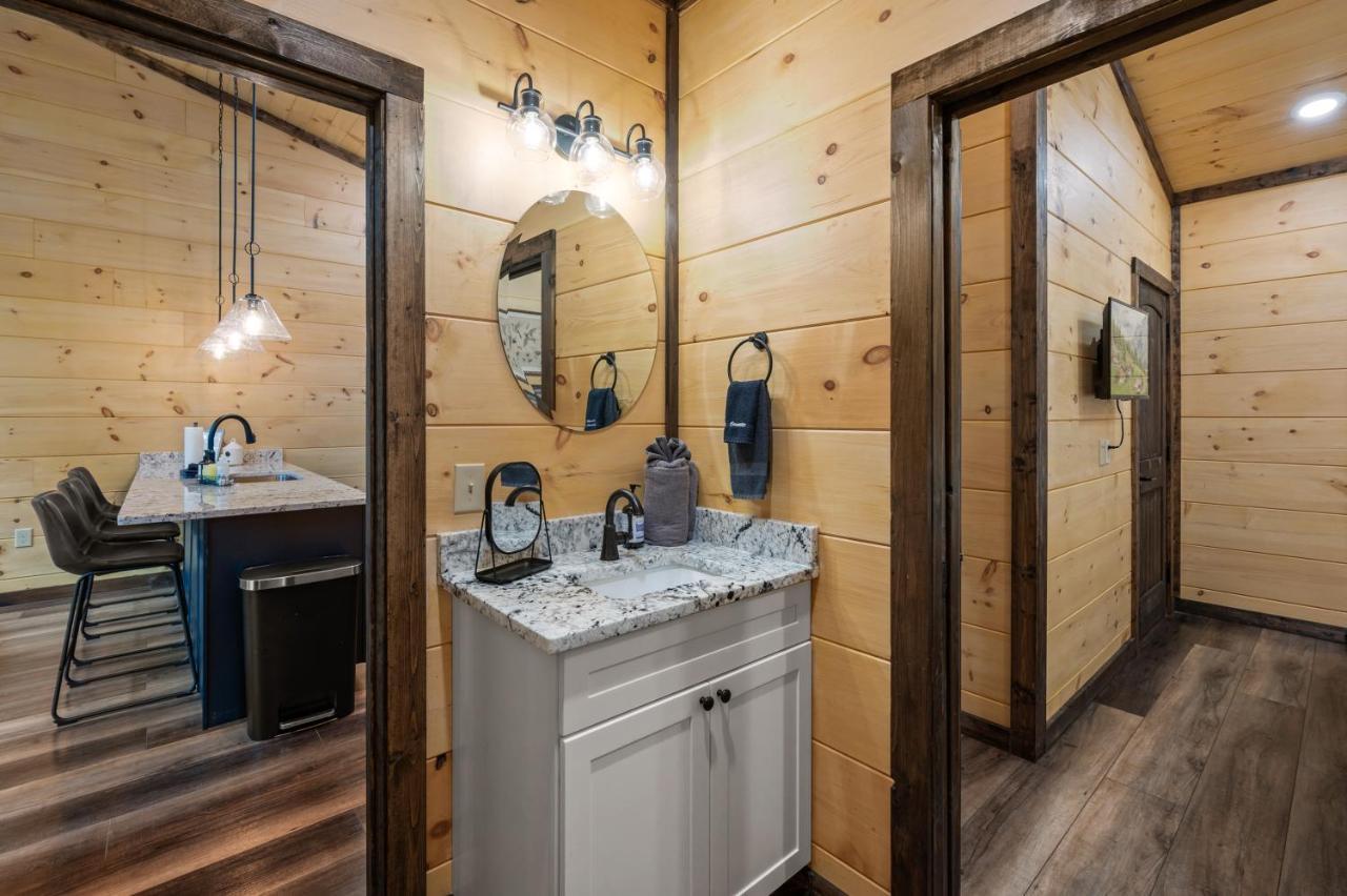 New Cozy Mountain Cabin Hot Tub Near Downtown Гатлінбург Екстер'єр фото