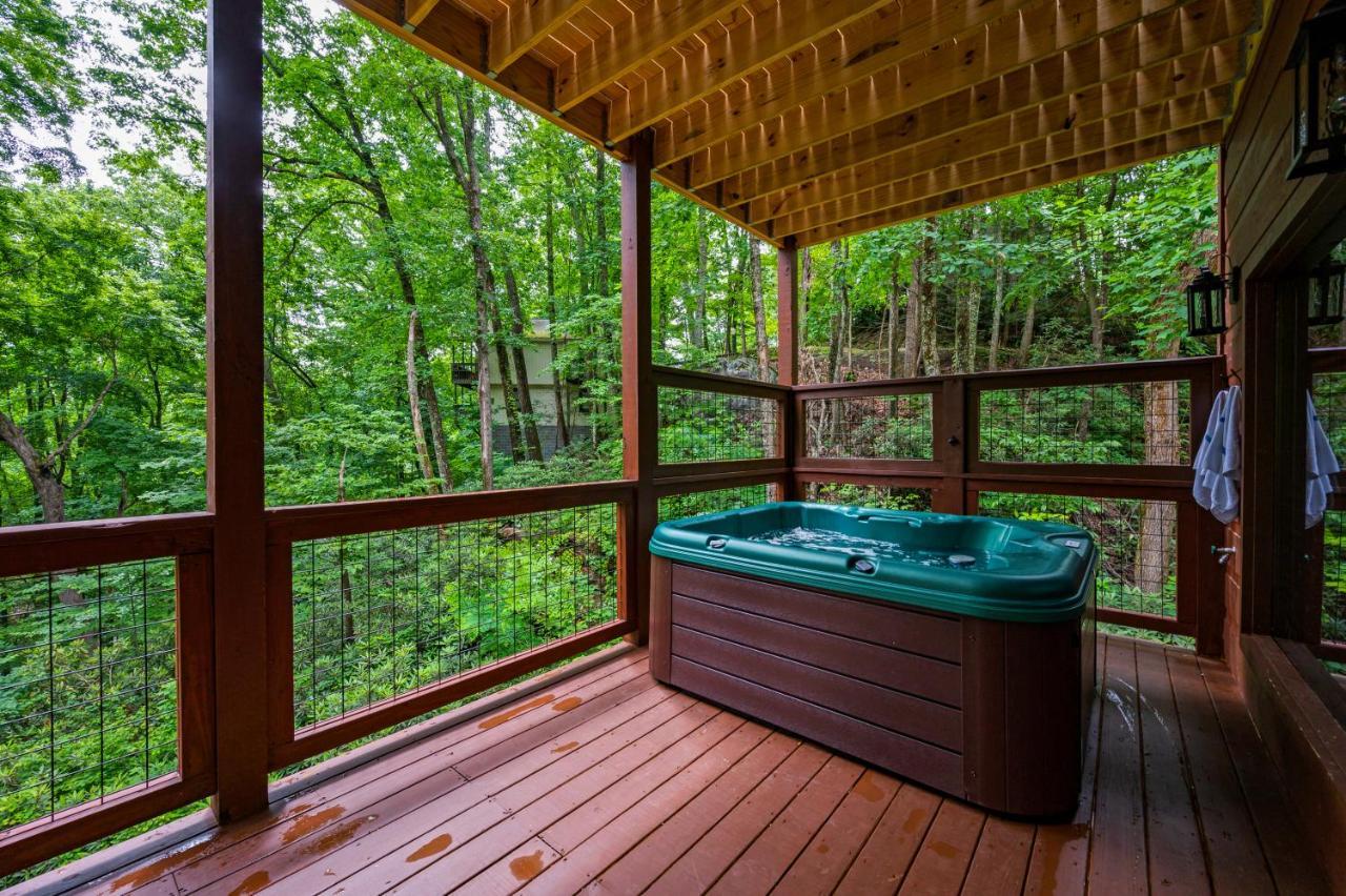 New Cozy Mountain Cabin Hot Tub Near Downtown Гатлінбург Екстер'єр фото