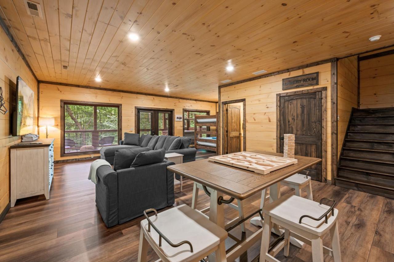 New Cozy Mountain Cabin Hot Tub Near Downtown Гатлінбург Екстер'єр фото