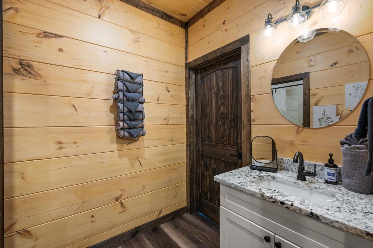 New Cozy Mountain Cabin Hot Tub Near Downtown Гатлінбург Екстер'єр фото