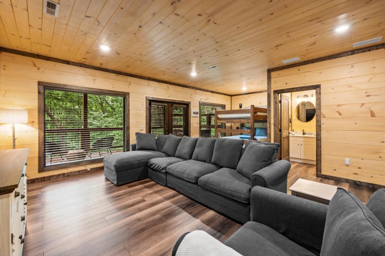 New Cozy Mountain Cabin Hot Tub Near Downtown Гатлінбург Екстер'єр фото