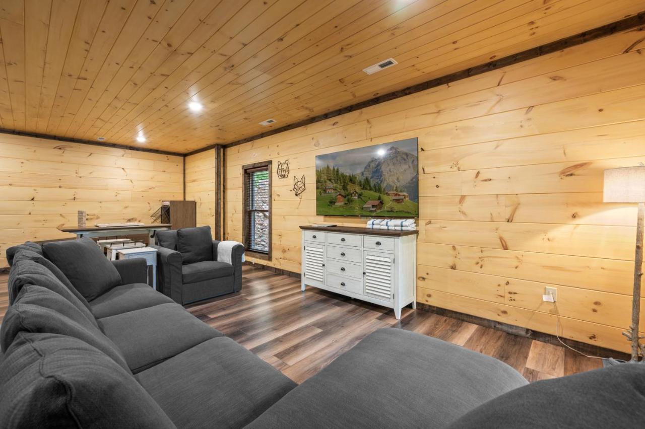 New Cozy Mountain Cabin Hot Tub Near Downtown Гатлінбург Екстер'єр фото
